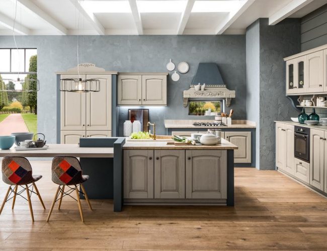 CUCINA SU MISURA IN STILE COUNTRY CON MURATURA COLORATA