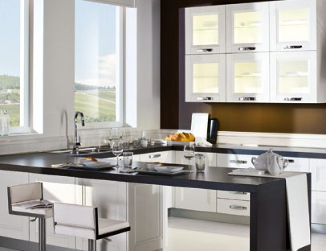Cucina Gioia di Arrex in stile New Classic. Colore bianco e avorio. Cucina Gioia di Arrex in stile New Classic. Colore bianco e avorio.