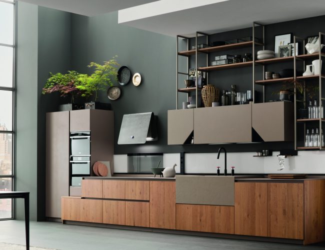 cucina design industriale con libreria a soffitto