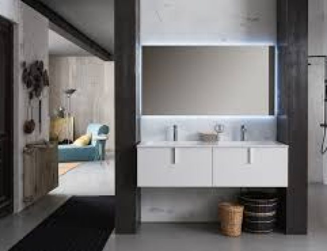 bagno moderno con doppio lavabo