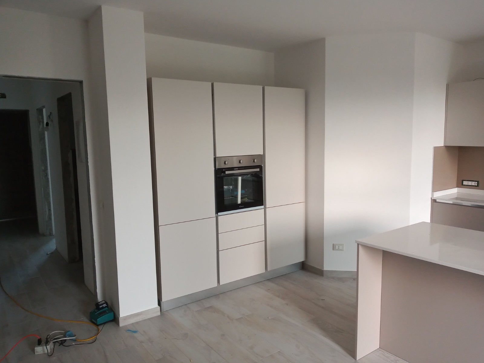 COLONNE ATTREZZATE IN CUCINA